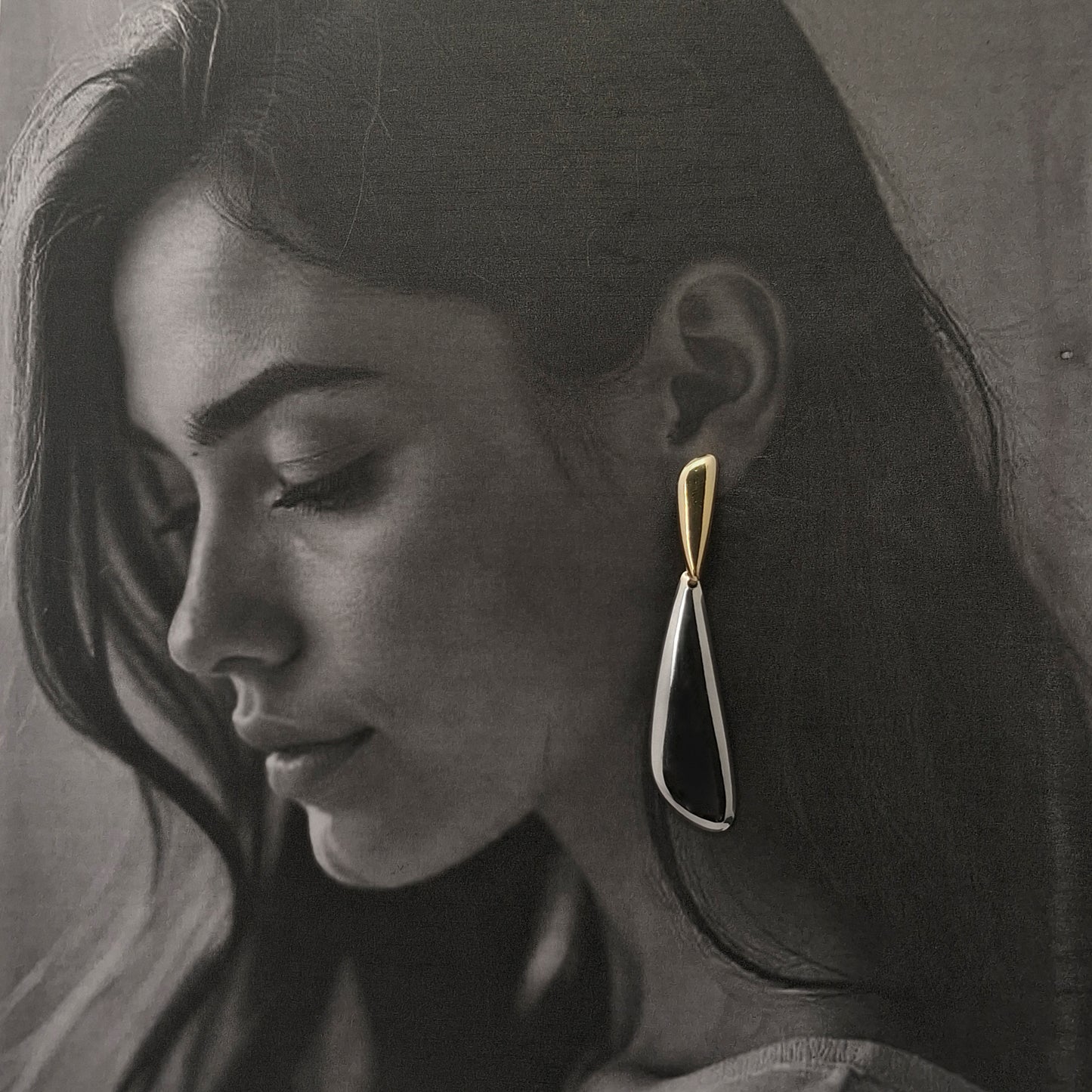 Elegant Two-Tone Teardrop Earrings