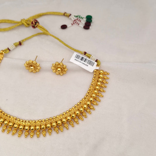 Shiny Gold Short Necklace