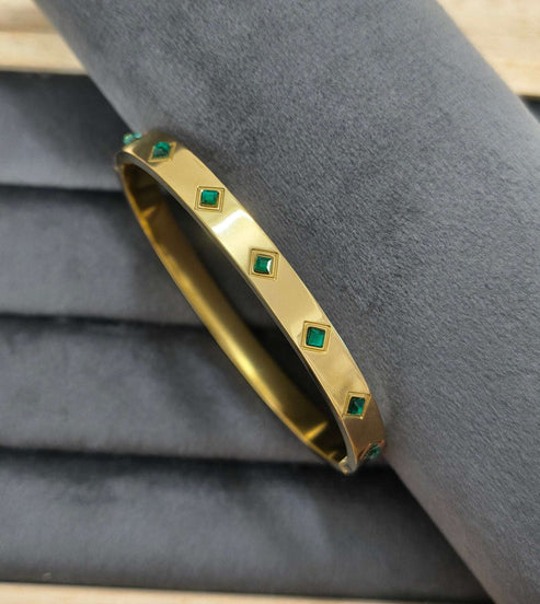 Antitarnish Emerald Stone Studded Bracelet 18K Gold Plated