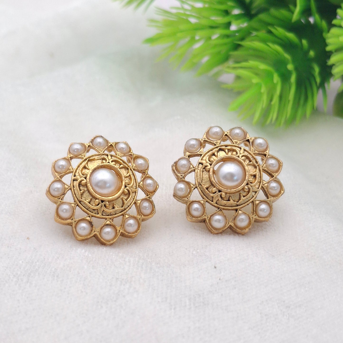 (Pack of 6) Floral Matte Studs