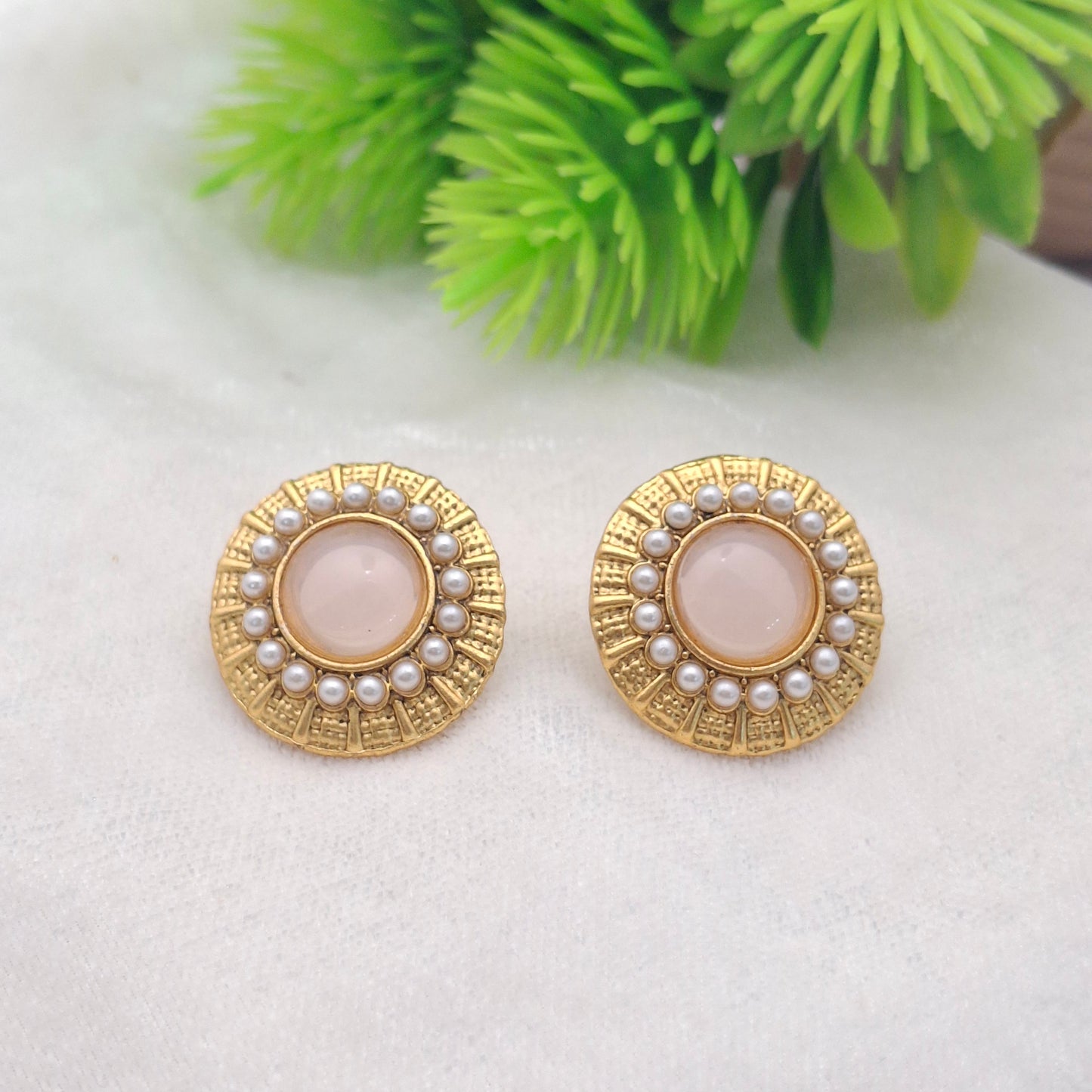 (Pack of 6) Round Matte Studs