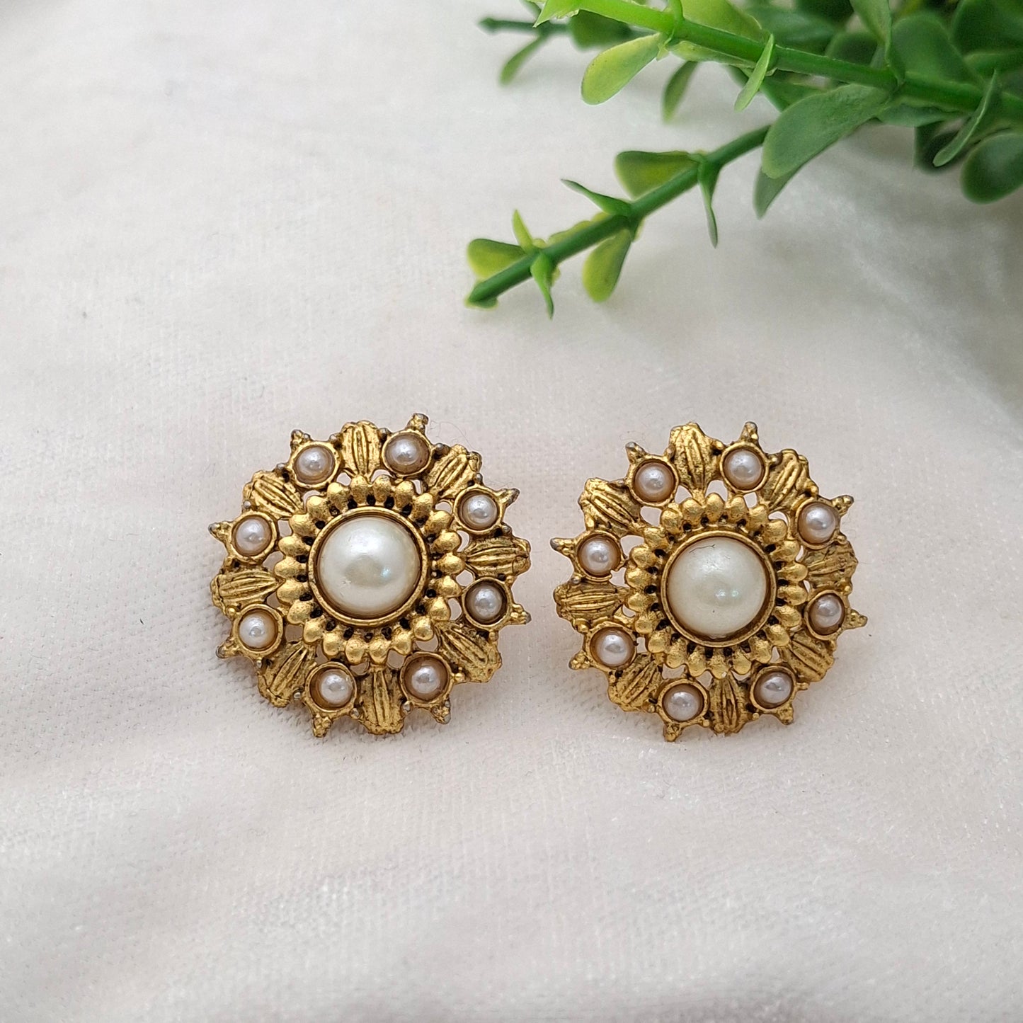 (Pack of 6) Big Round Matte Studs
