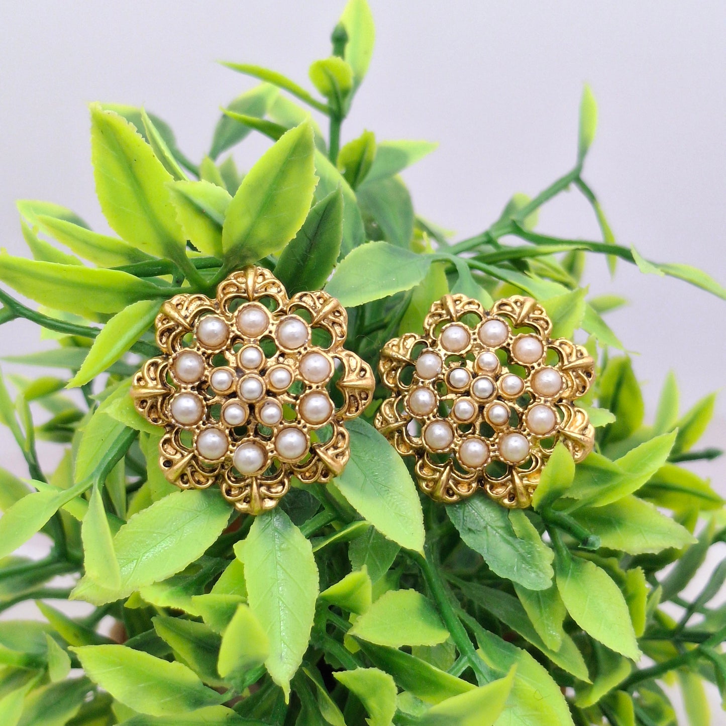 (Pack of 6) Floral Matte Temple Studs
