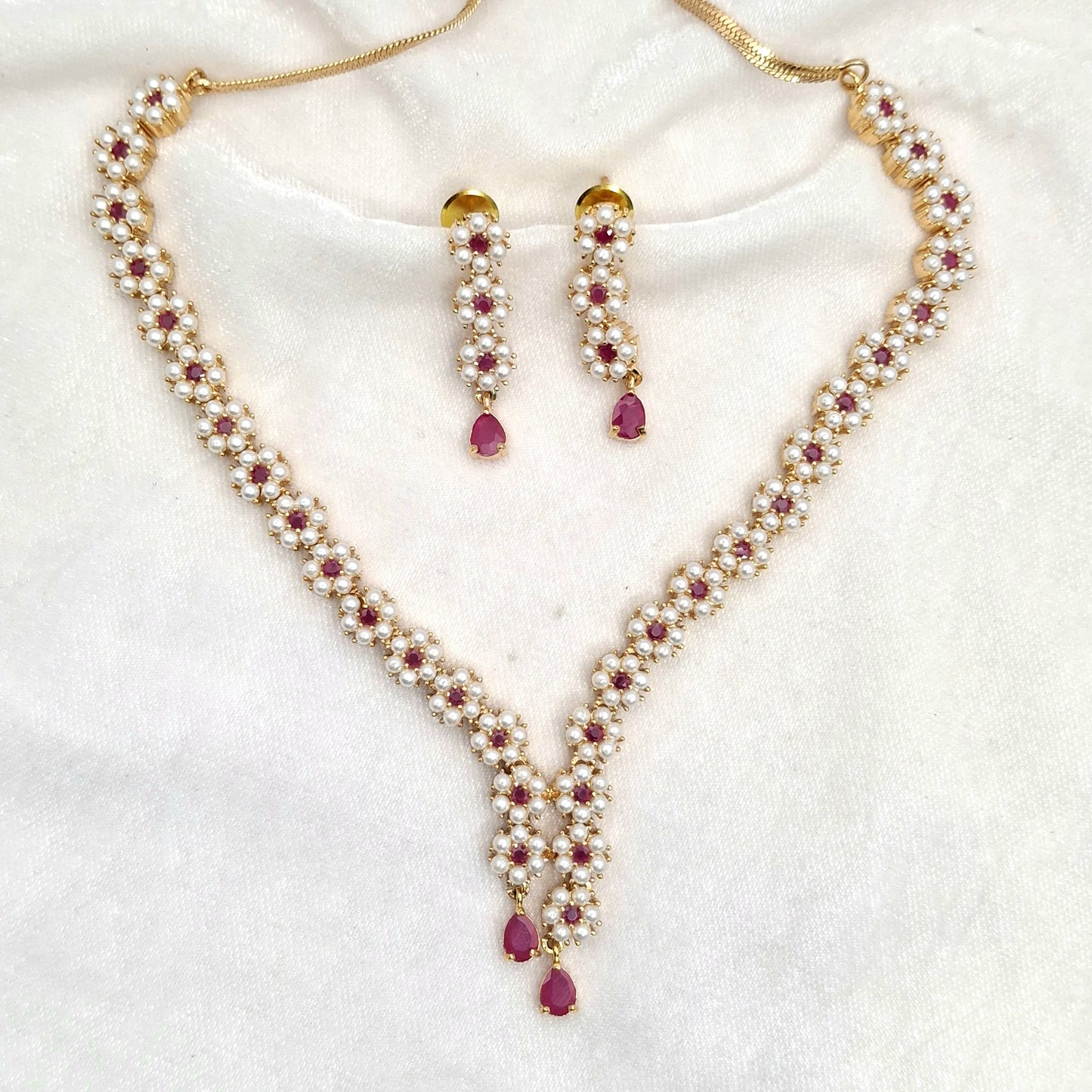 Fancy Short Necklace