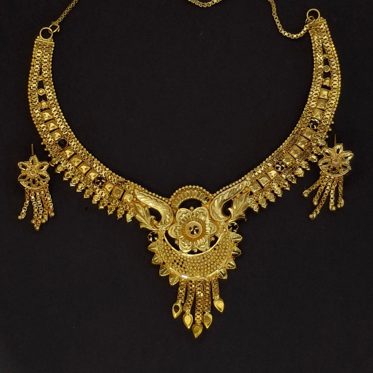 Fancy Gold Short Necklace