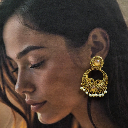 Swan Symphony Chandbalis - Kaanke