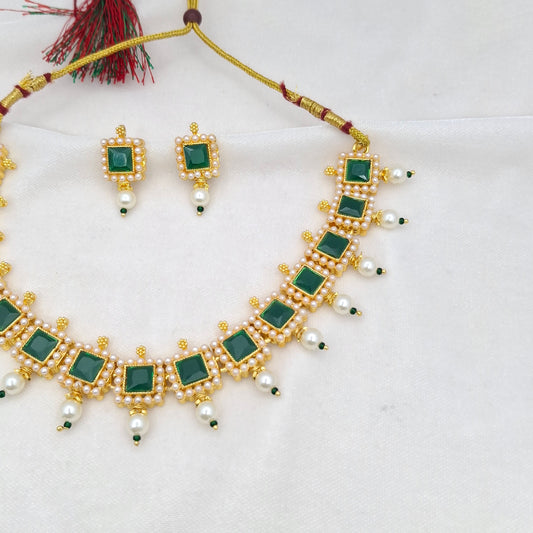 Fancy Short Necklace