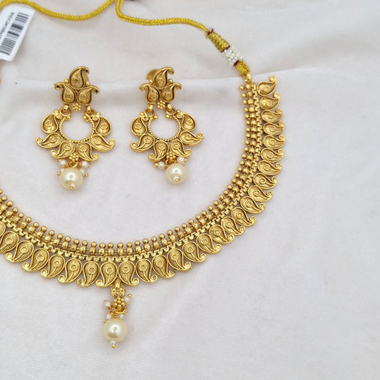 Matte Heritage Short Necklace