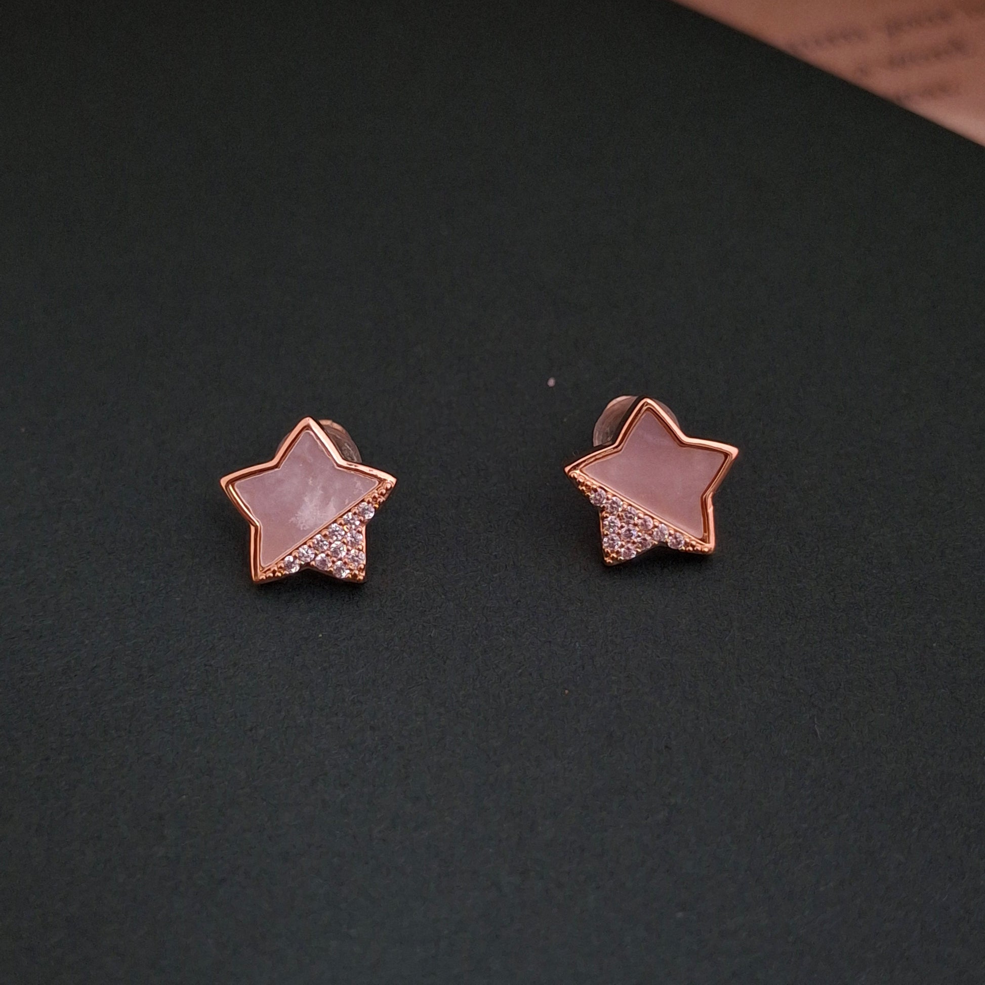 Dazzling Star Stud Earrings - Kaanke