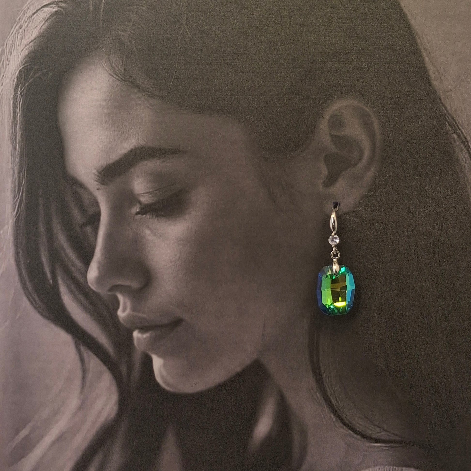 Emerald Glow Crystal Dangler Earrings - Kaanke