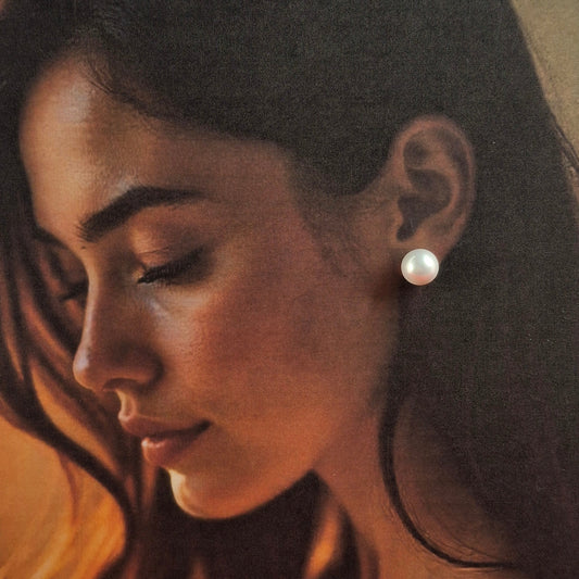 Medium Elegant Pearl Stud Earrings - Kaanke