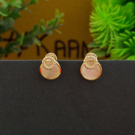 Pearl Aura Stud Earrings - Kaanke