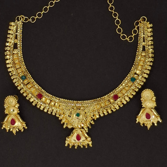 Traditional Gold Short Necklace