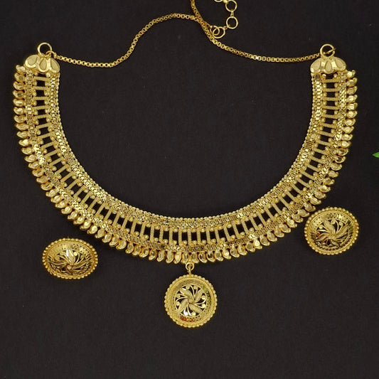 Traditional Gold Short Necklace