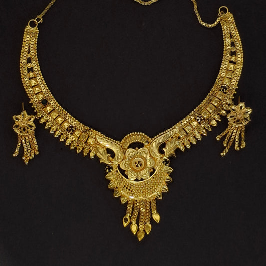 Fancy Gold Short Necklace