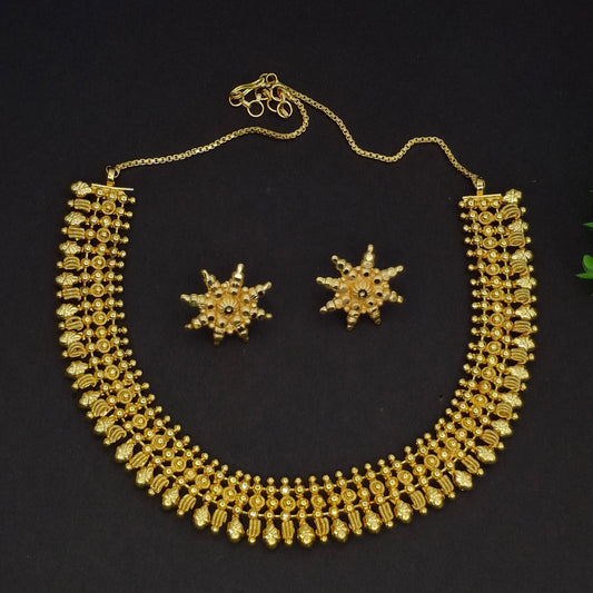 Traditional Gold Short Necklace
