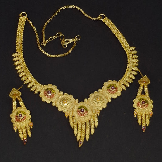 Traditional Gold Short Necklace