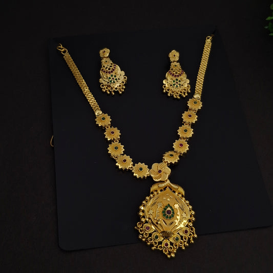 Fancy Gold Short Necklace