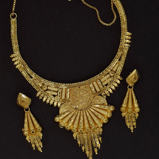 Fancy Gold Short Necklace